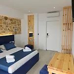 Alex Boutique Himare