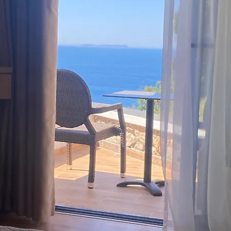 Alex Boutique 3* Himara