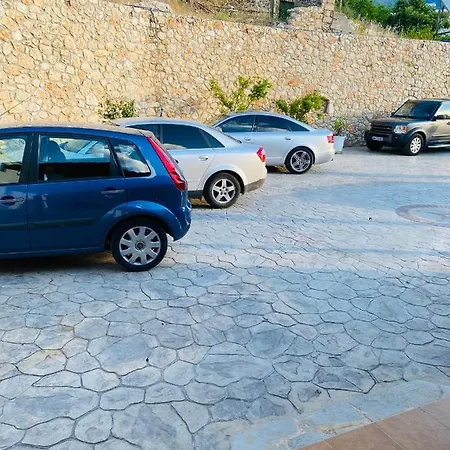 Alex Boutique Himara