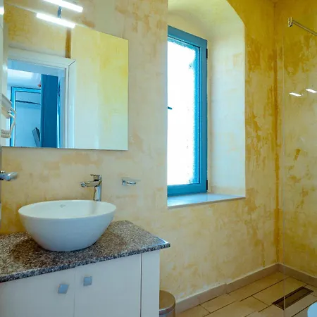 Alex Boutique 3* Himara