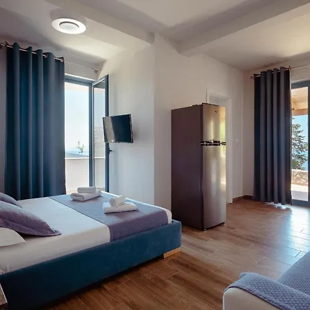 Alex Boutique Bed & Breakfast Himare