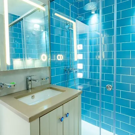 فندق مبيت وإفطار Alex Boutique 3*