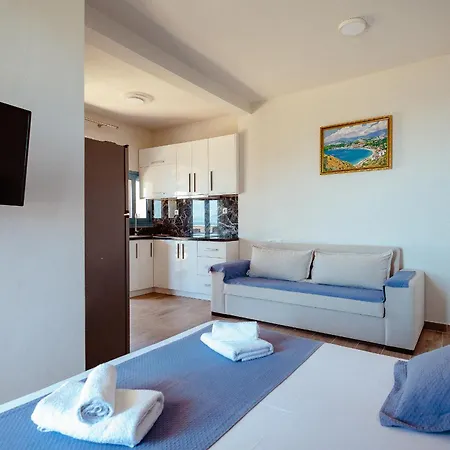 Alex Boutique Himara