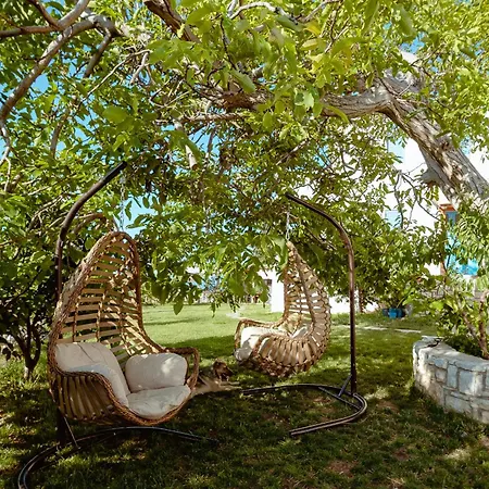 Alex Boutique Himara