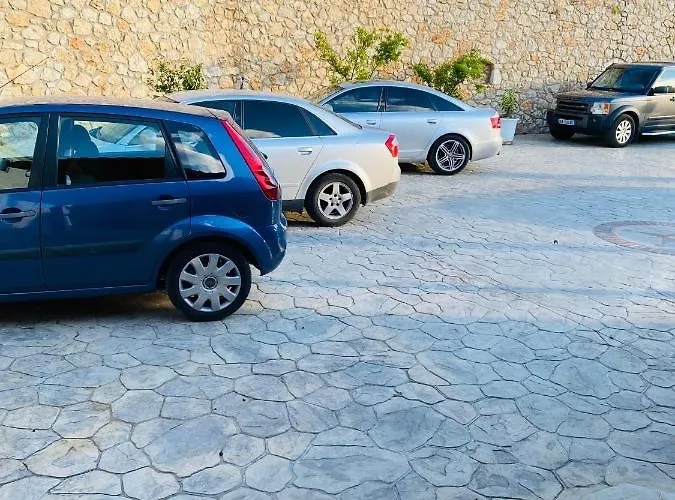 Alex Boutique Himarë