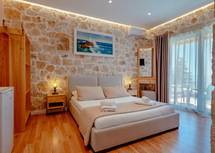 Alex Boutique Couette-café Himarë