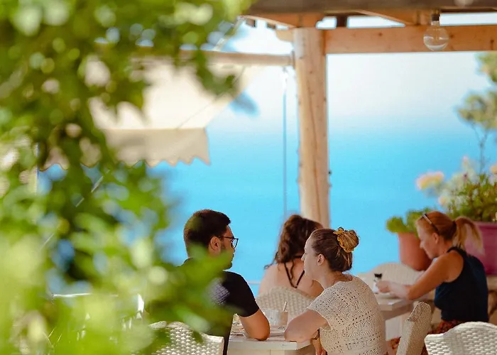 Alex Boutique 3* Himarë