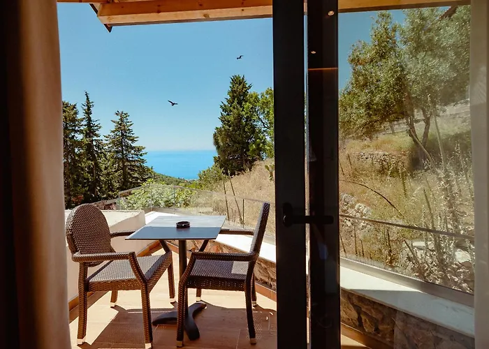 Couette-café Alex Boutique Himarë